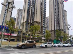 恒大未来城临街1楼商铺房东出租 33平方